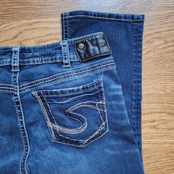 Silver Suki Mid Capri Jeans Womens W31 L22.5 Fluid Denim Medium Wash Stretch - Picture 7 of 13